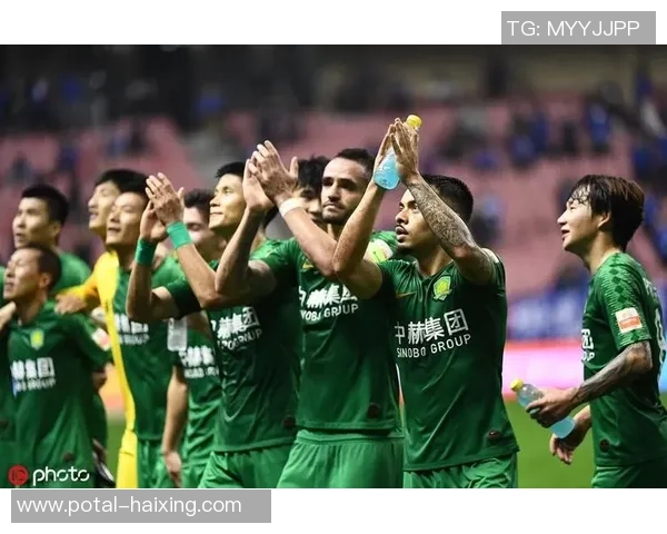 成都足球队以64分领跑大师赛积分榜展现强大实力